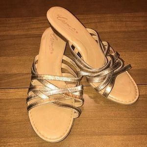 Crown gold sandal